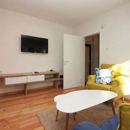 Apartment Kosevo 6 *